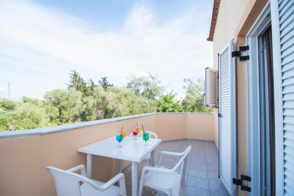 Sandy Beach Complex By Konnect - Annexe Building Kavos Bilik gambar