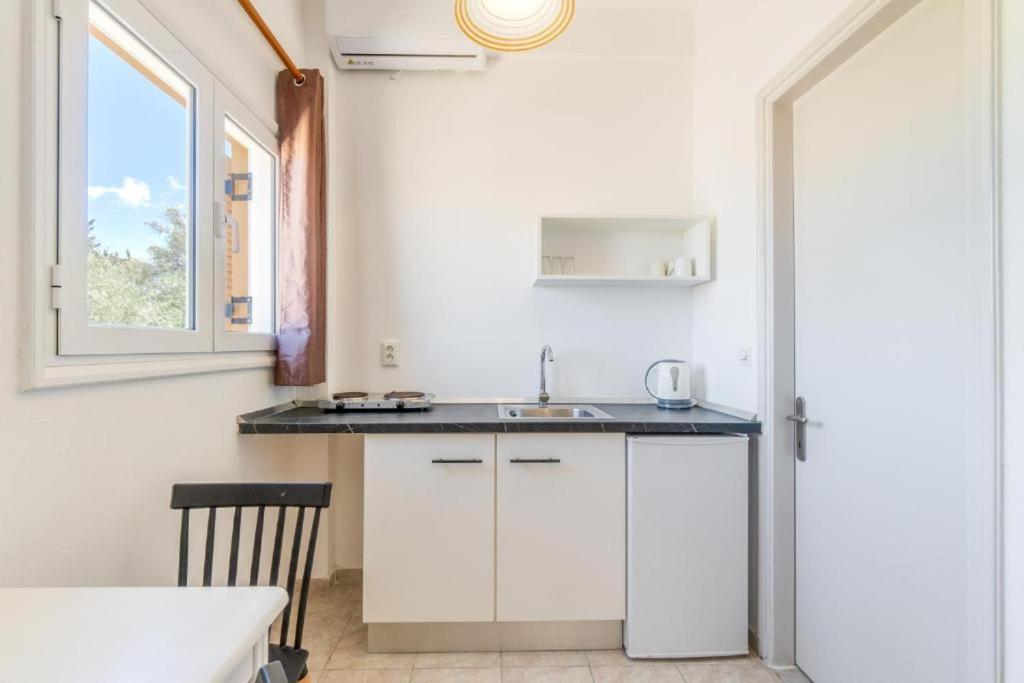 Sandy Beach Complex By Konnect - Annexe Building Kavos Bilik gambar